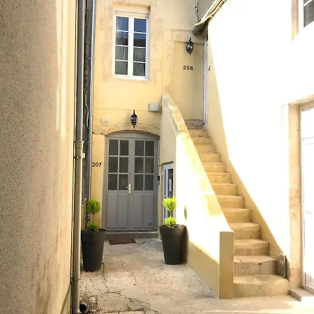 Entire House - Historic Center 아파트 바이외